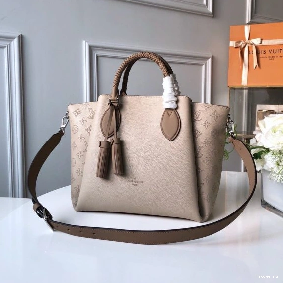 Affordable Louis Bag Vuitton Haumea 0813